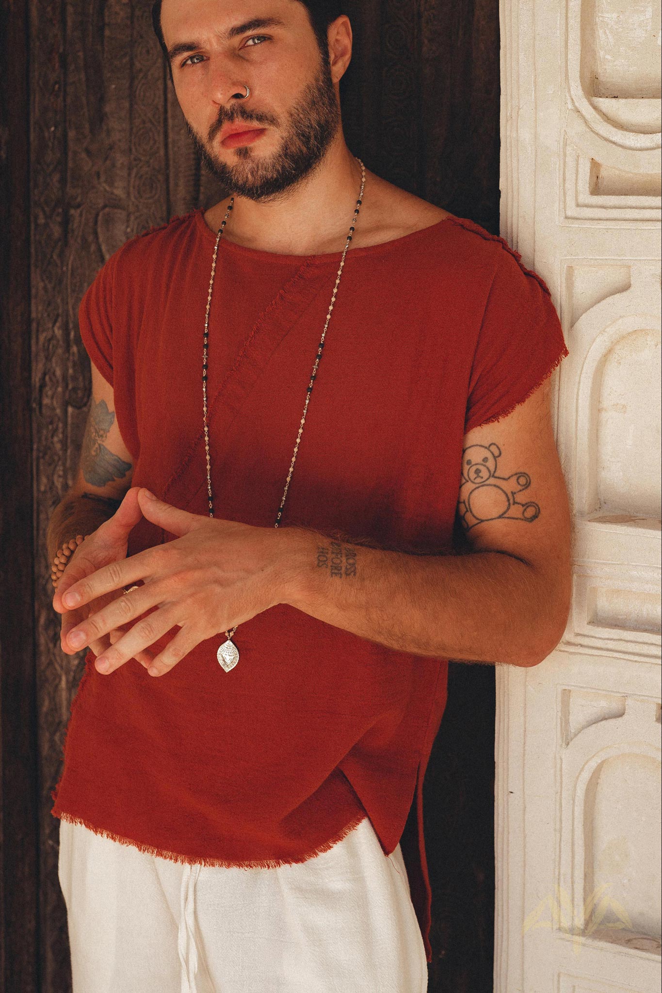 Red Raw Edge Thick Cotton Top Tee for Men - AYA SW IDR